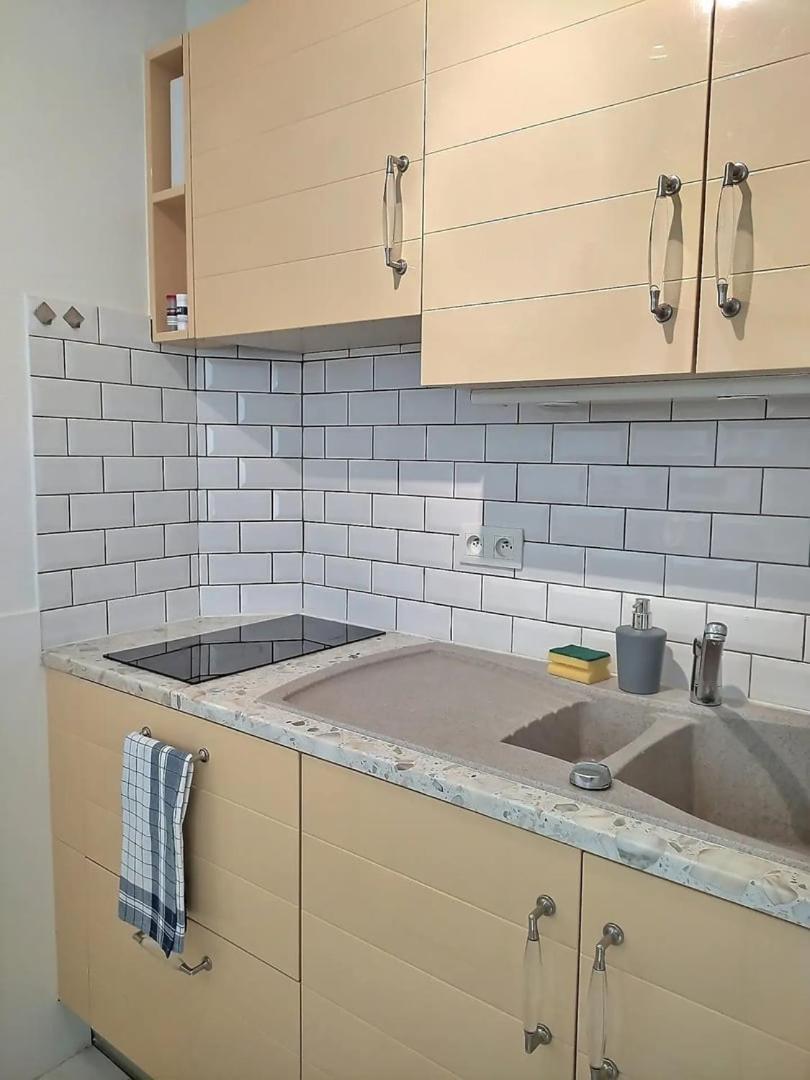 Le Travel - Appartement Equipe Proche Centre Et Yschools Troyes Exterior foto
